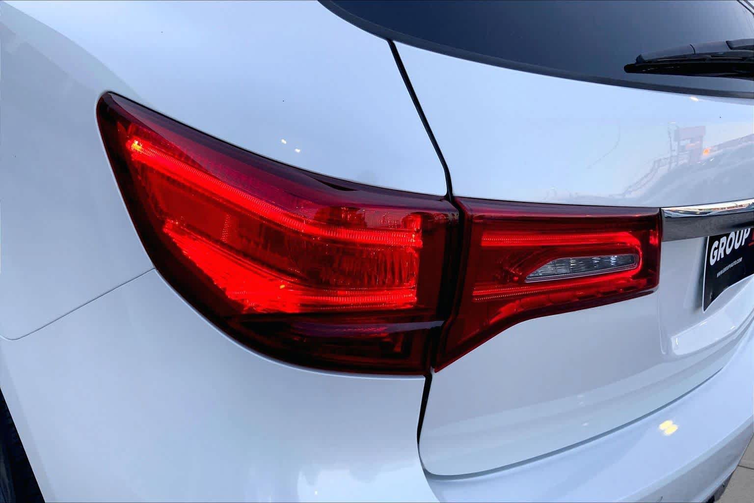 Used 2020 Acura MDX w/ Advance Package FWD image 28