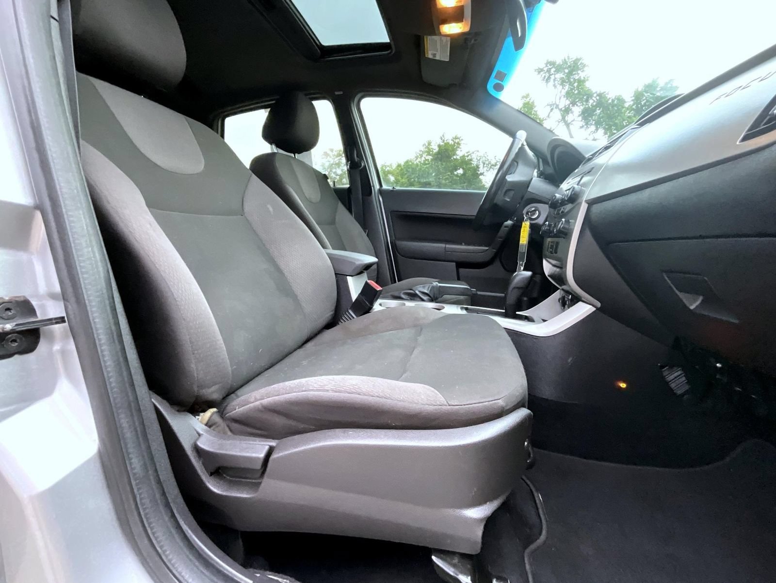 Used 2009 Ford Focus SES FWD image 17