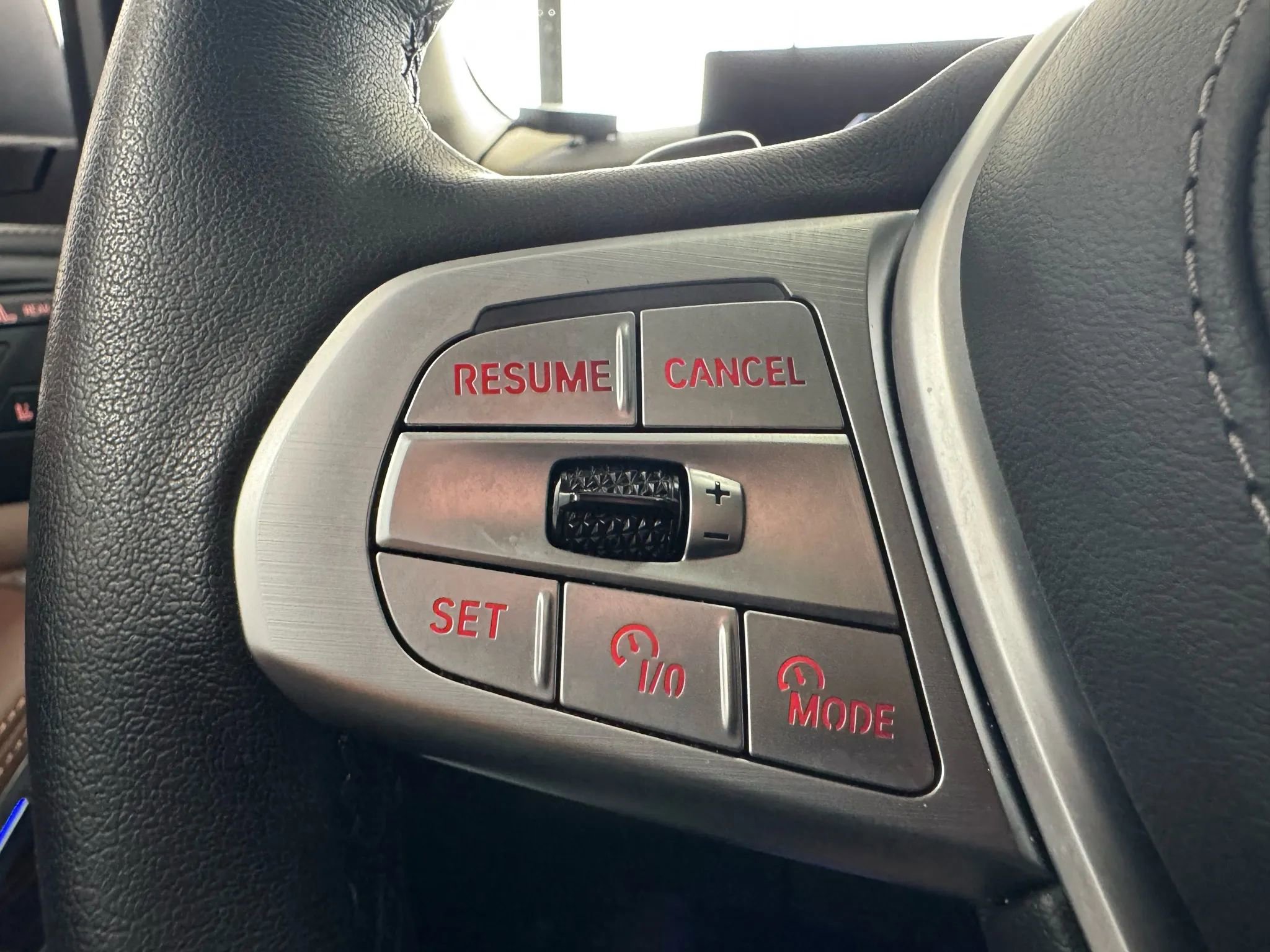 Used 2023 BMW X7 xDrive40i w/ Premium Package image 41