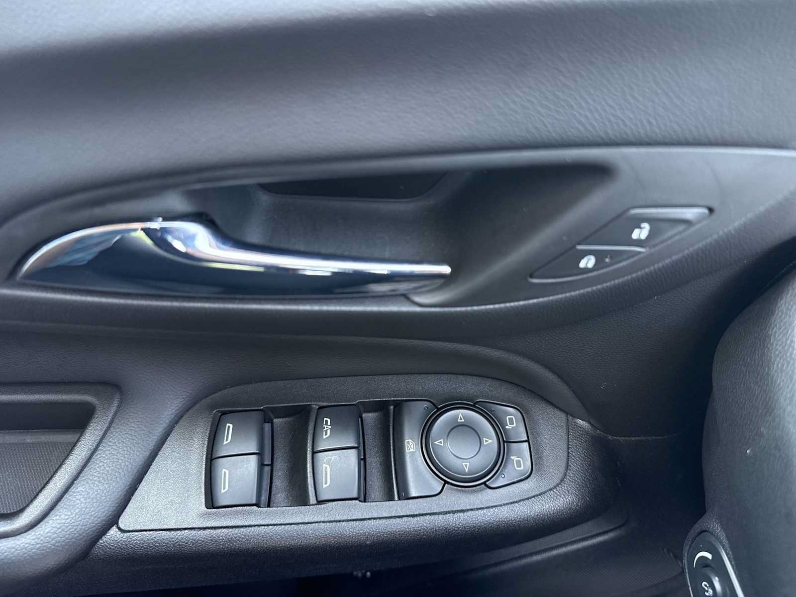 Used 2024 Chevrolet Equinox LT w/ LPO, Floor Liner Package FWD image 23