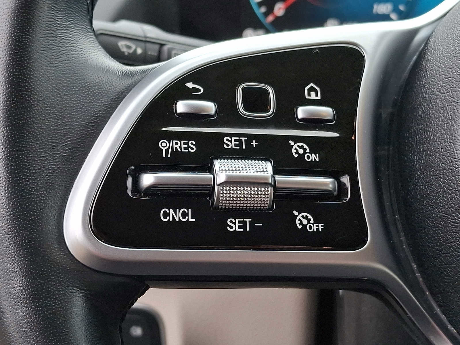 Certified 2023 Mercedes-Benz GLA 250 4MATIC image 16