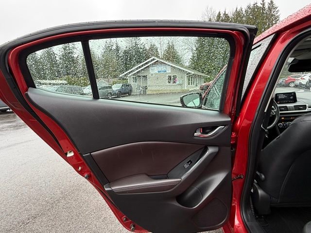 Used 2018 MAZDA MAZDA3 Grand Touring w/ Premium Equipment Package image 23