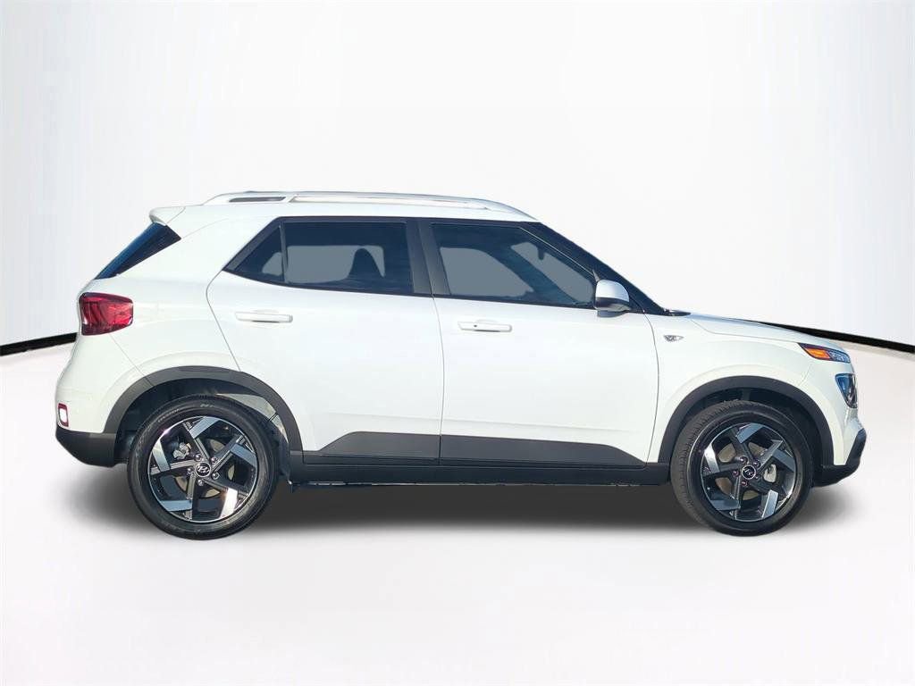 New 2026 Hyundai Venue SEL image 4