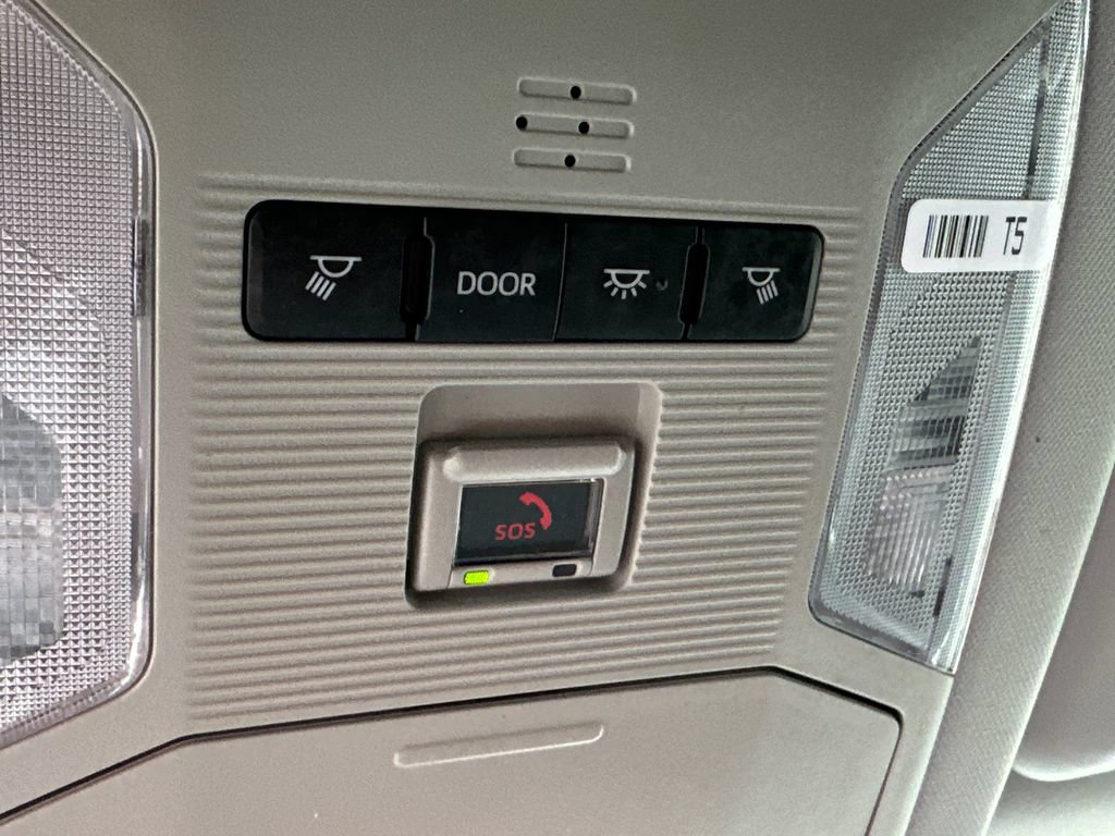 Used 2025 Toyota RAV4 LE AWD/4WD image 27