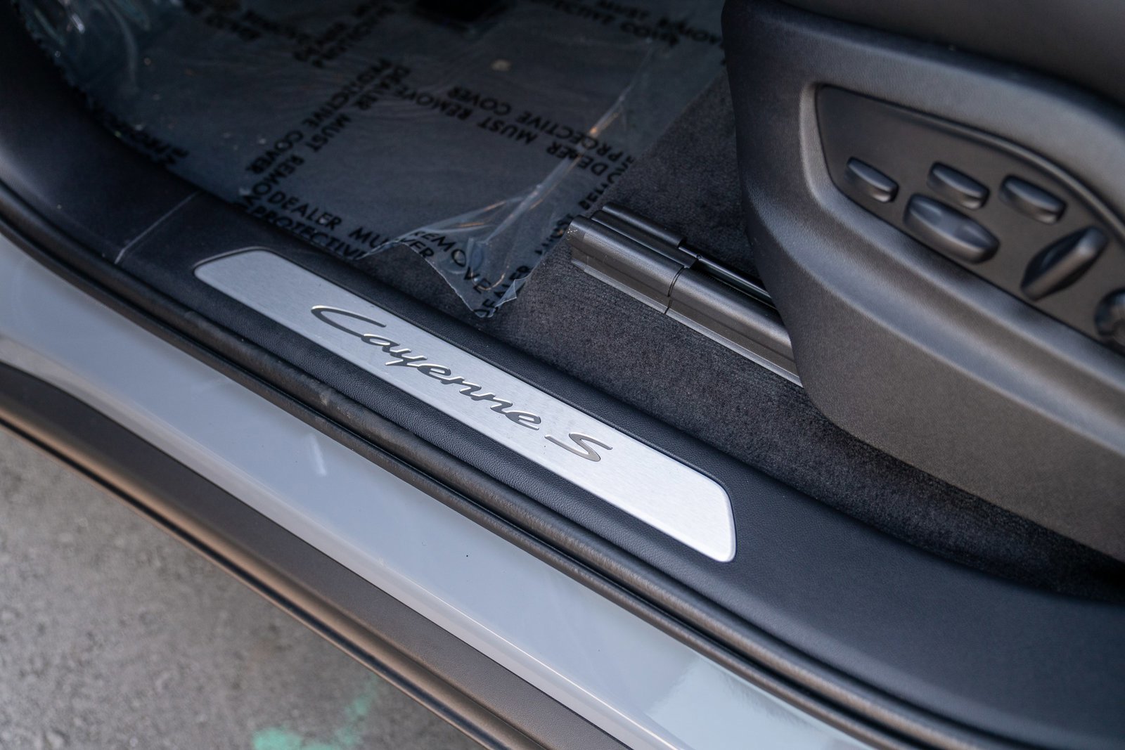 New 2026 Porsche Cayenne S image 13