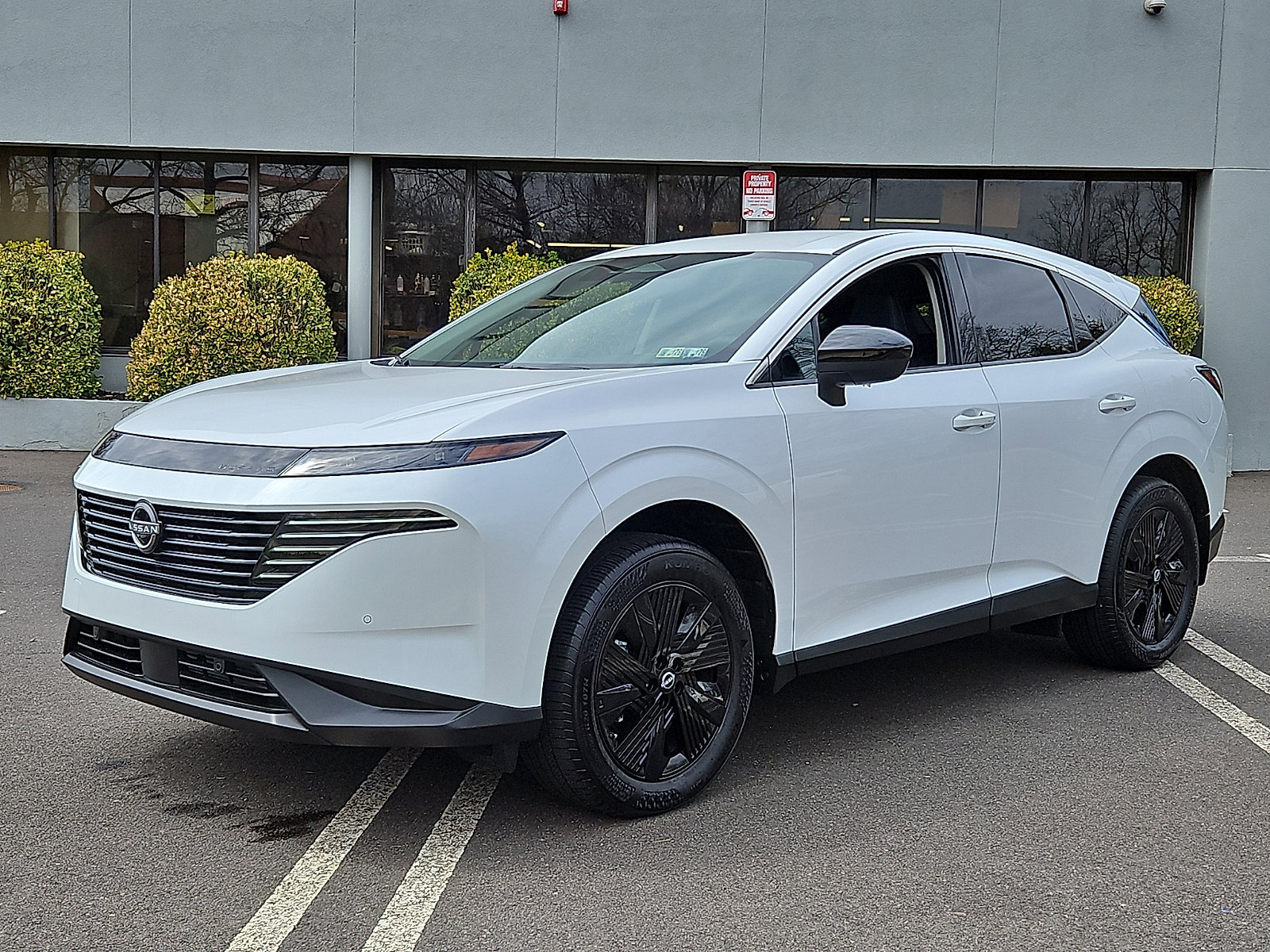 Certified 2025 Nissan Murano SV image 3