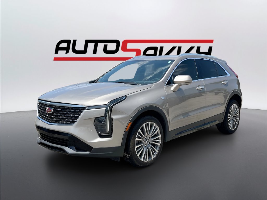 Used 2025 Cadillac XT4 Premium Luxury FWD image 3