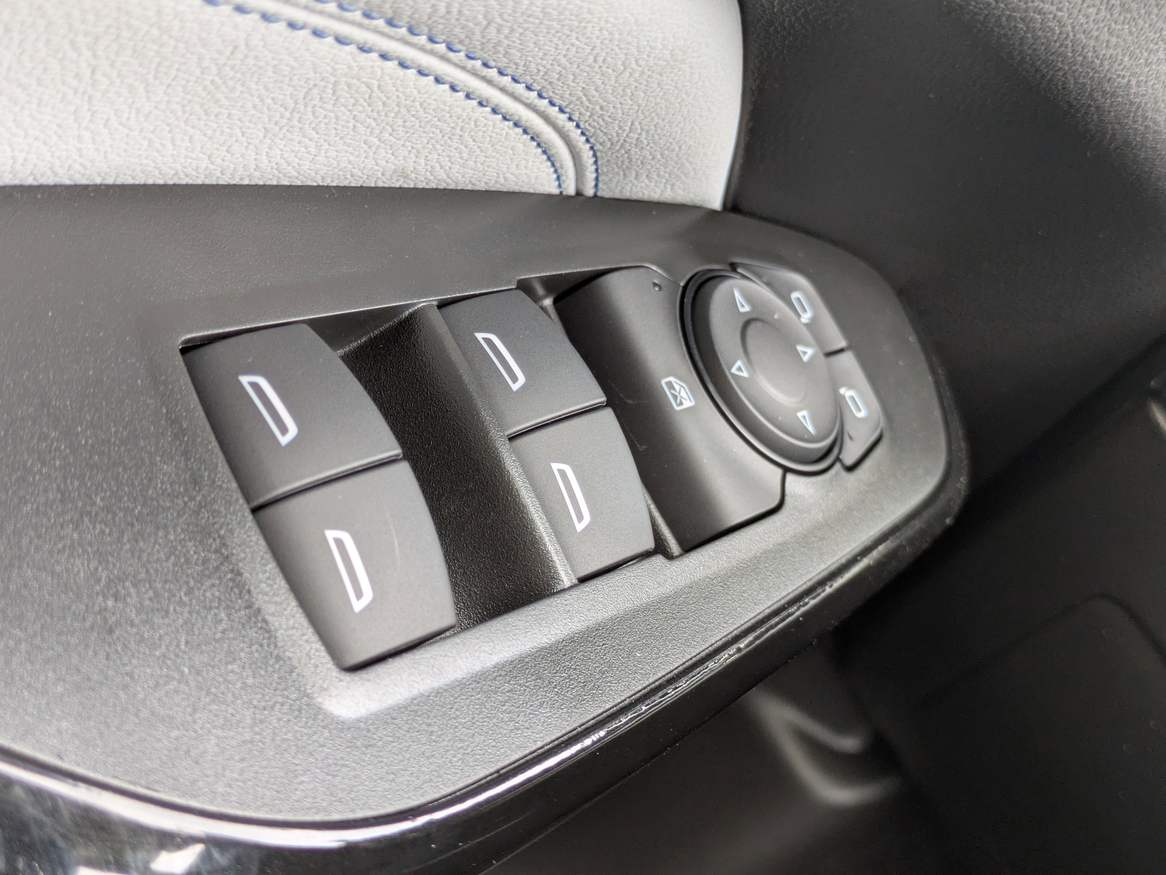 New 2025 Chevrolet Trax LT w/ Driver Confidence Package image 13