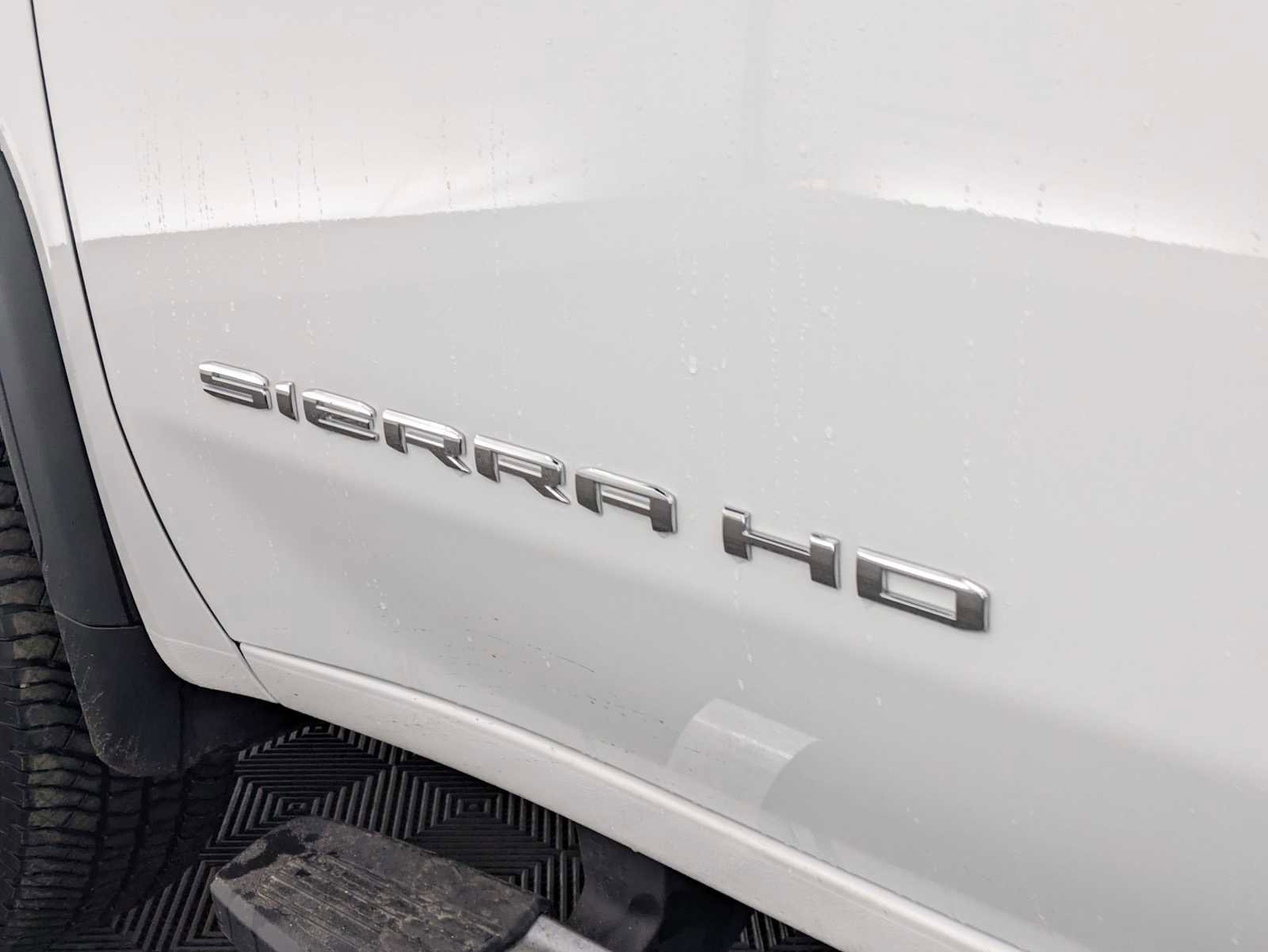 Used 2025 GMC Sierra 3500 SLE w/ SLE Convenience Package image 11