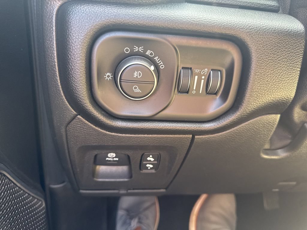 Used 2022 RAM 1500 Laramie AWD/4WD image 27