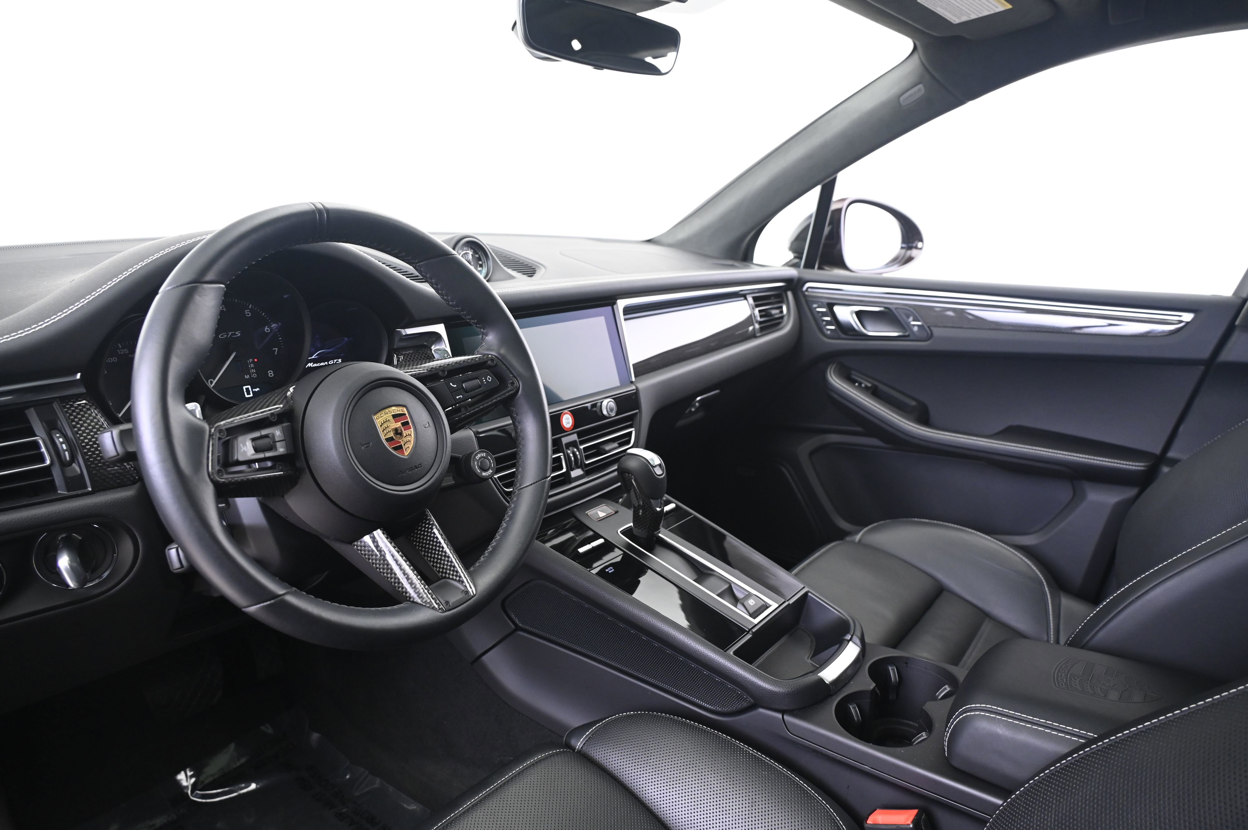 Used 2024 Porsche Macan GTS image 4