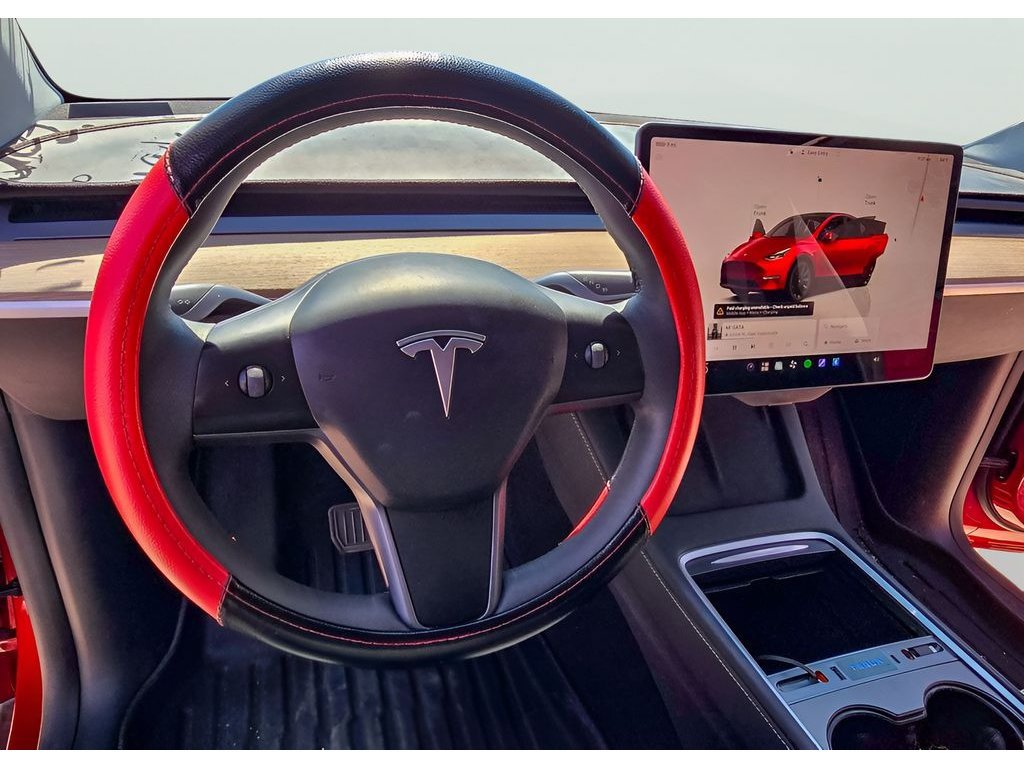 Used 2024 Tesla Model Y Long Range AWD/4WD image 8