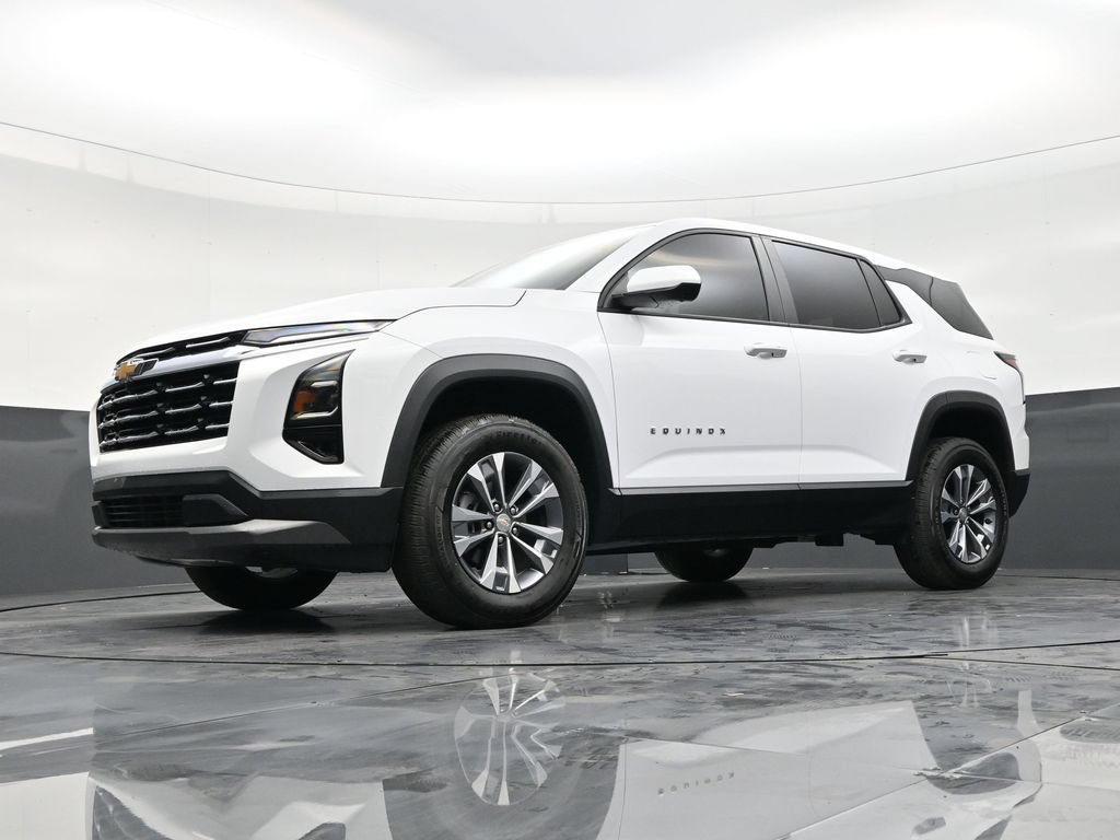 Used 2025 Chevrolet Equinox LT w/ Safety and Technology Package FWD image 19