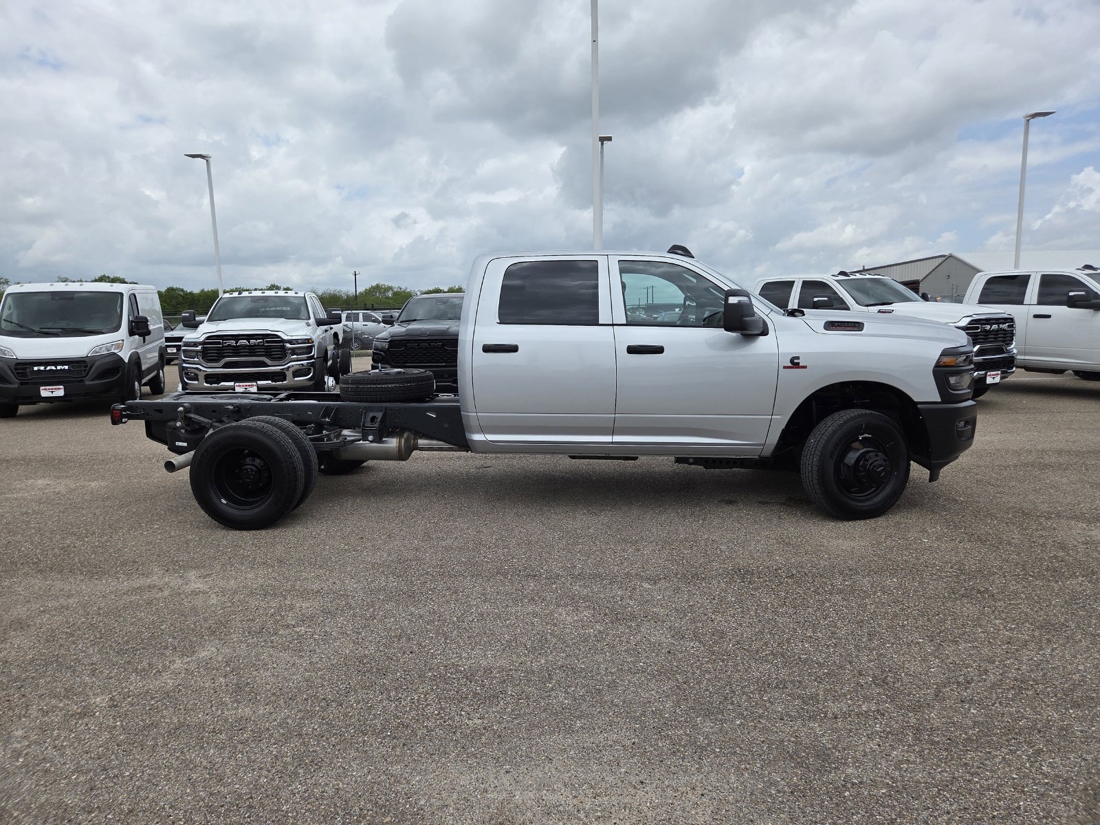 New 2026 RAM 3500 Tradesman AWD/4WD image 8