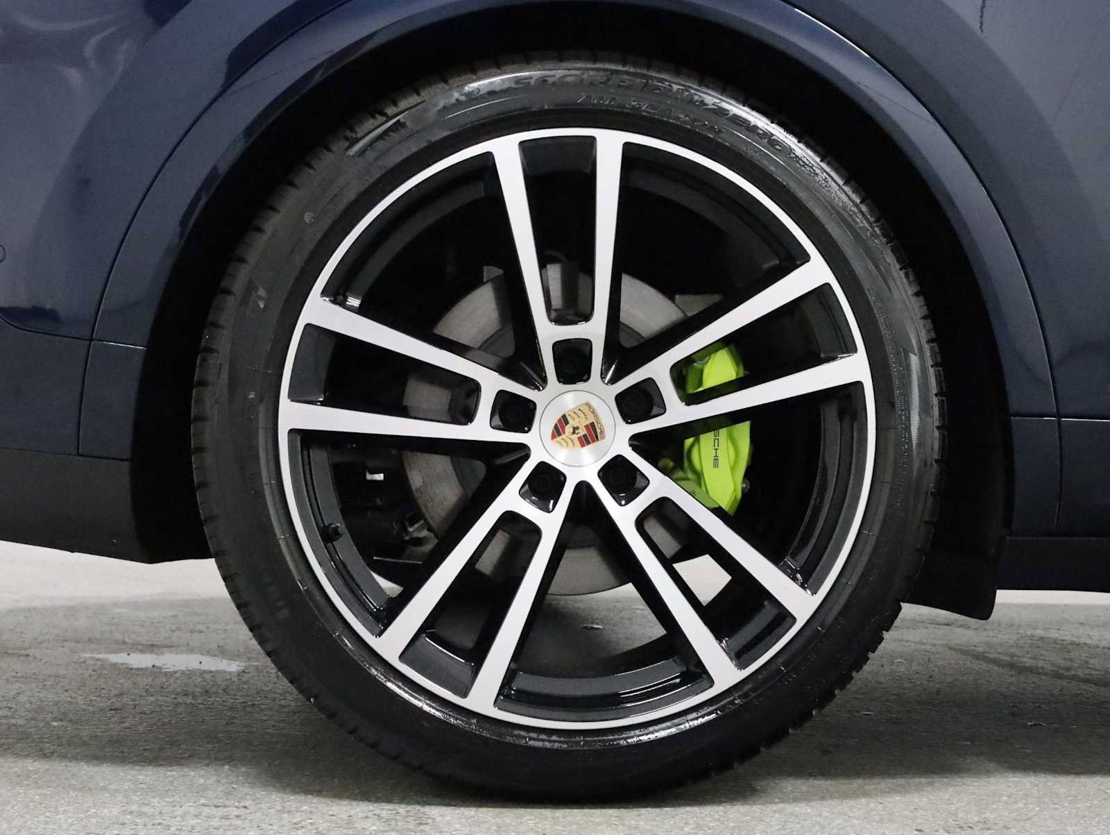 Certified 2025 Porsche Cayenne E-Hybrid AWD/4WD image 41