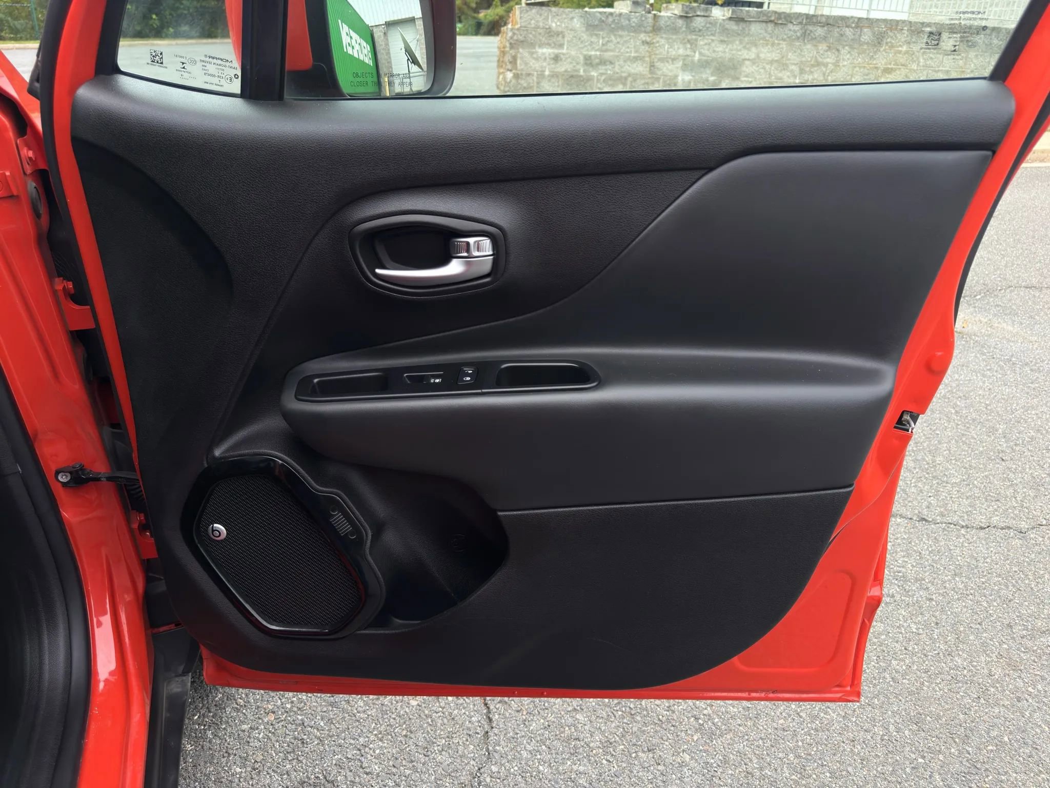 Used 2018 Jeep Renegade Altitude w/ UConnect 8.4 Nav Group image 20