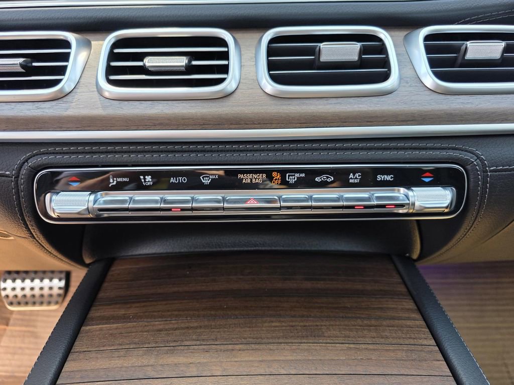 New 2026 Mercedes-Benz GLS 580 4MATIC image 23