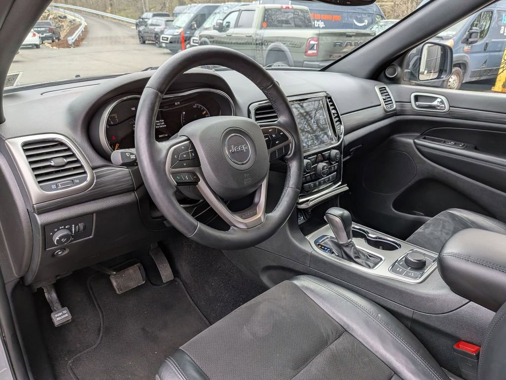 Used 2022 Jeep Grand Cherokee Laredo X image 12