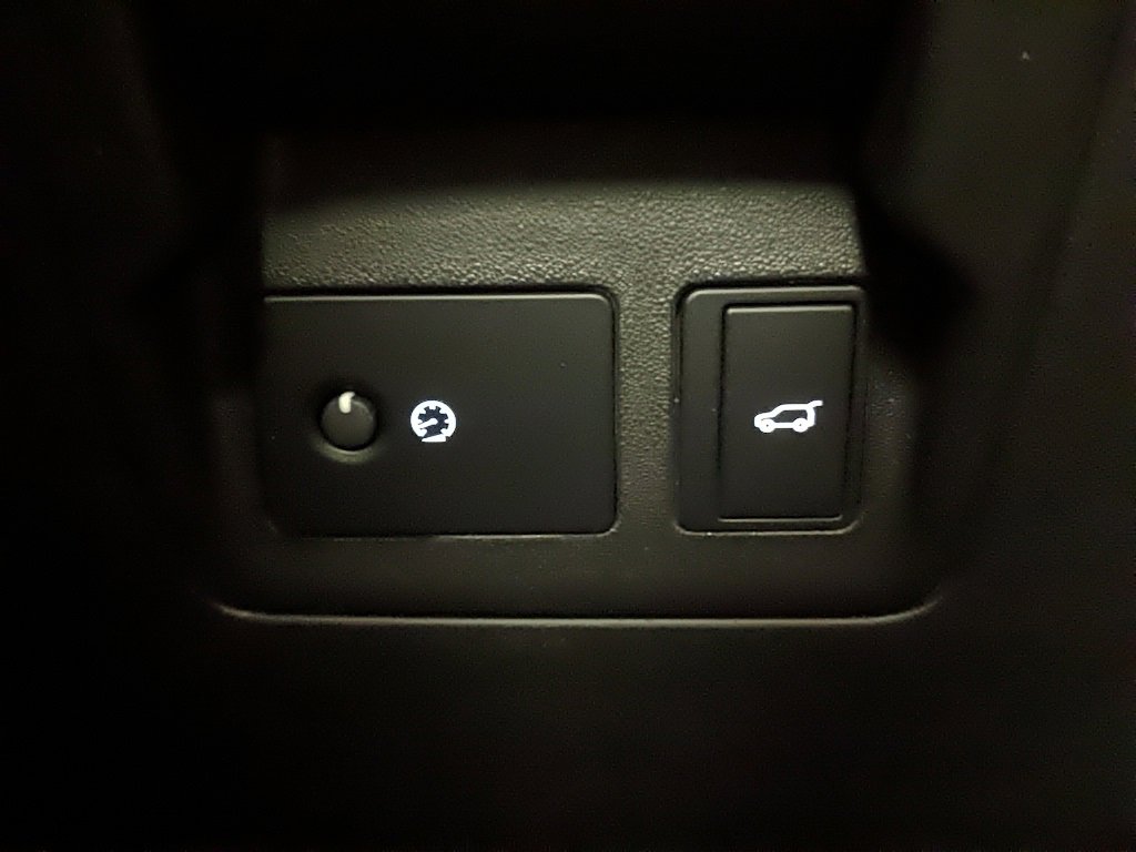 Used 2023 Land Rover Range Rover Velar R-Dynamic S image 24