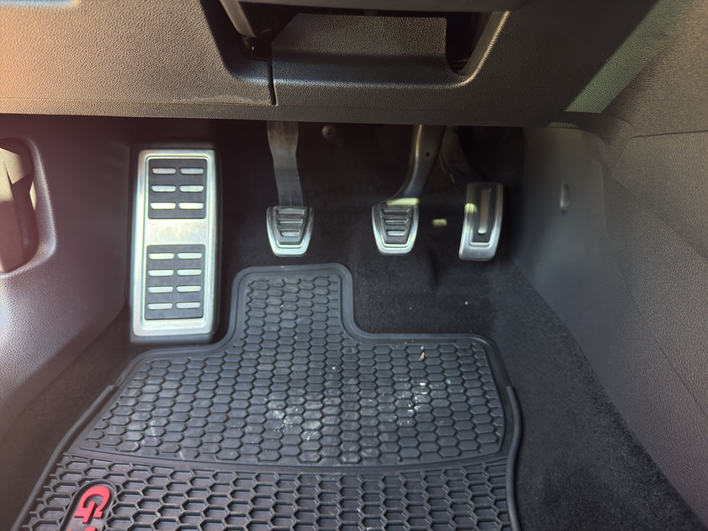 Used 2019 Volkswagen GTI SE FWD image 19