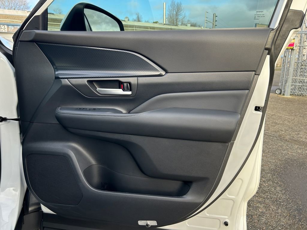 Used 2024 Toyota Grand Highlander AWD Hybrid image 26