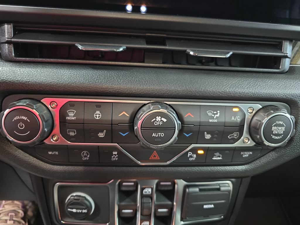 New 2026 Jeep Gladiator Sport AWD/4WD image 21