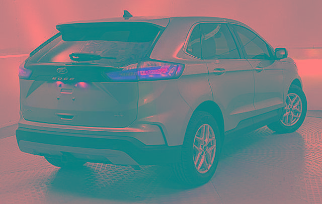 Certified 2022 Ford Edge SEL w/ Convenience Package image 3