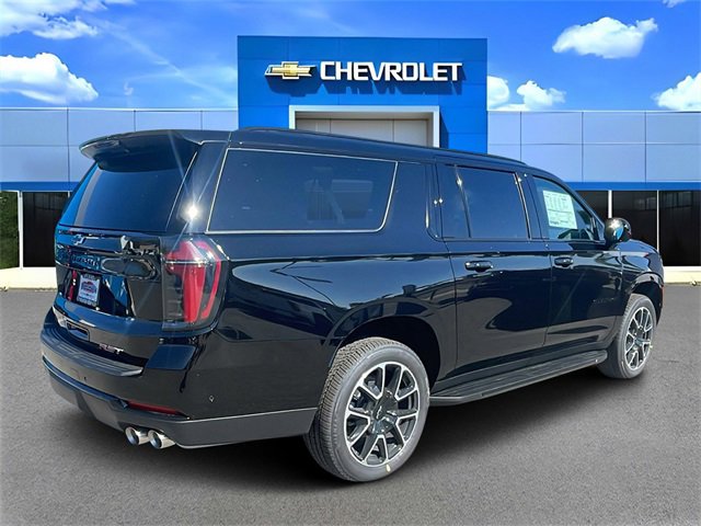 New 2026 Chevrolet Suburban RST image 3