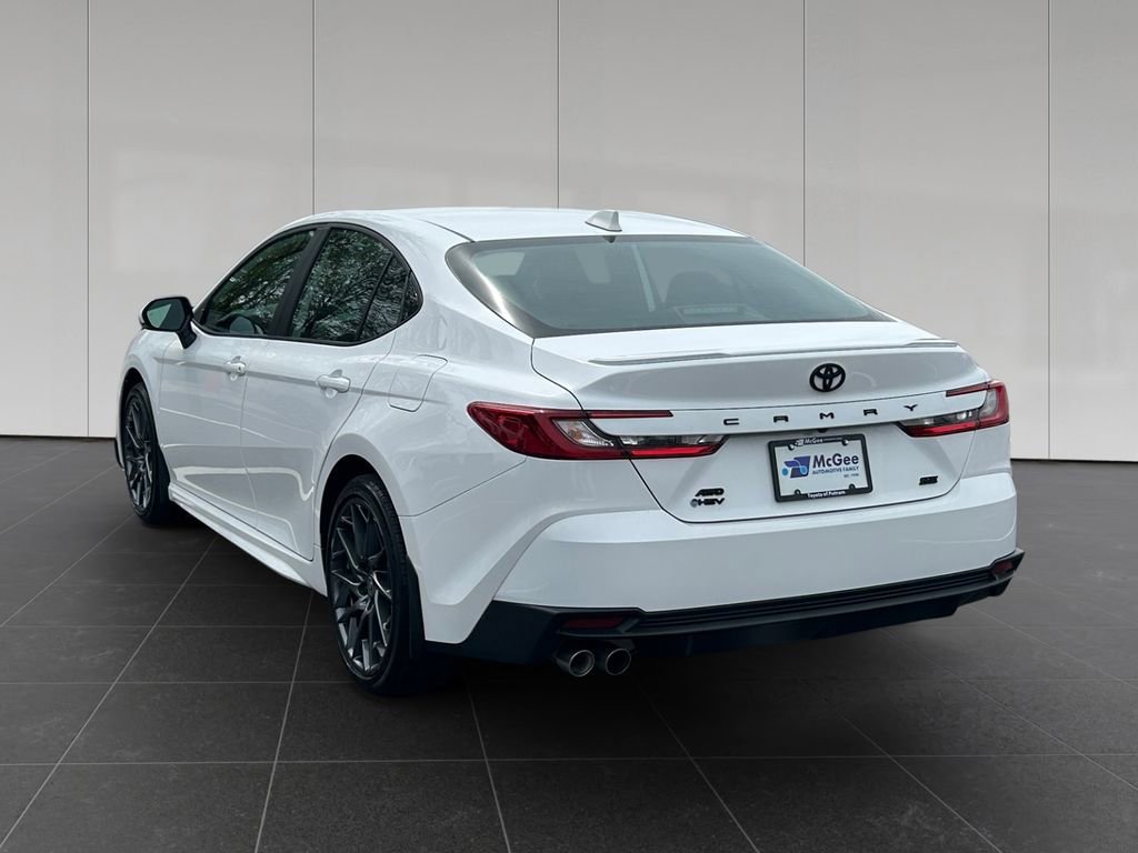 Used 2025 Toyota Camry SE AWD/4WD image 3
