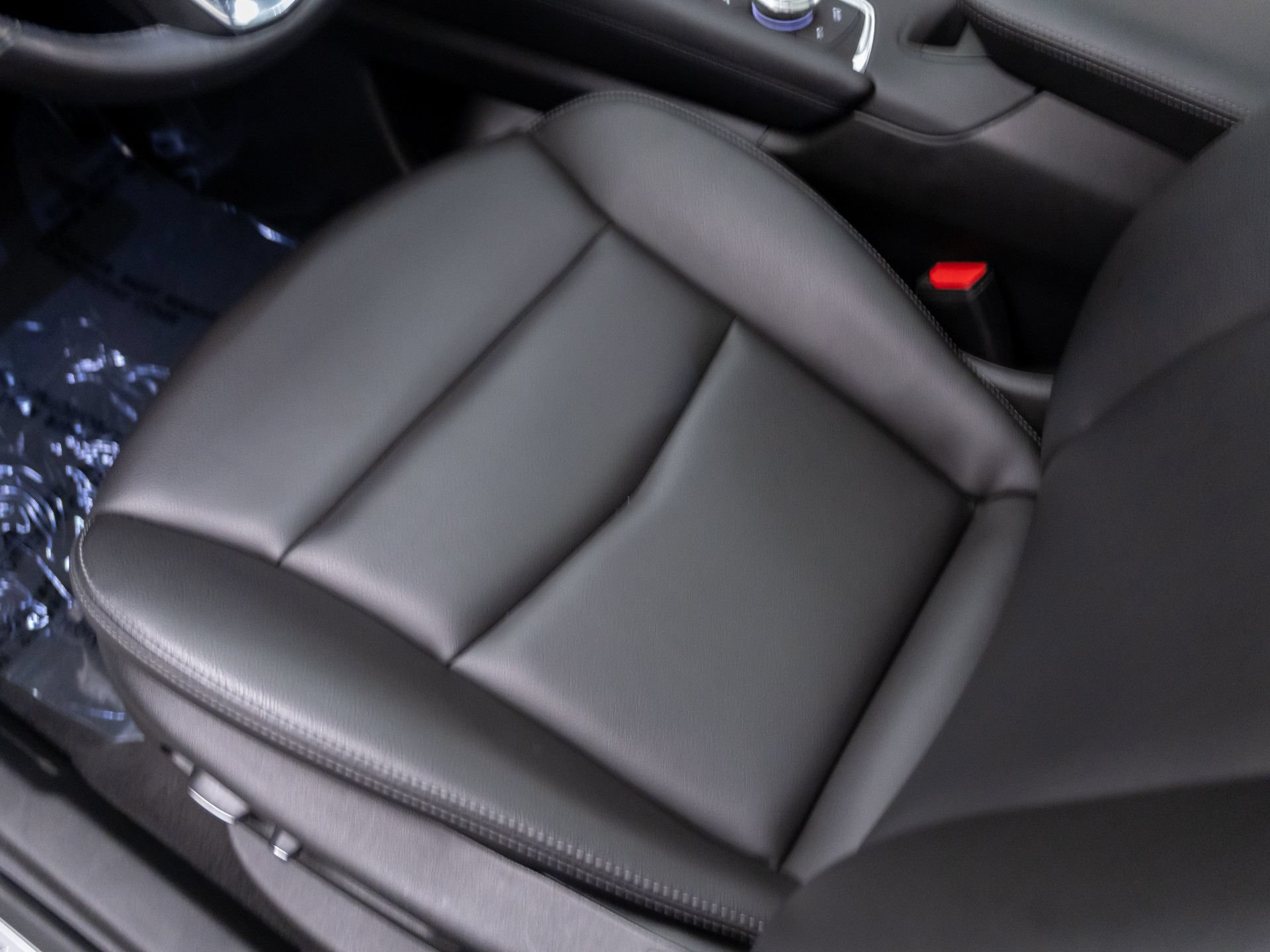 Used 2024 Cadillac XT6 Luxury w/ LPO, Floor Liner Package AWD/4WD image 17
