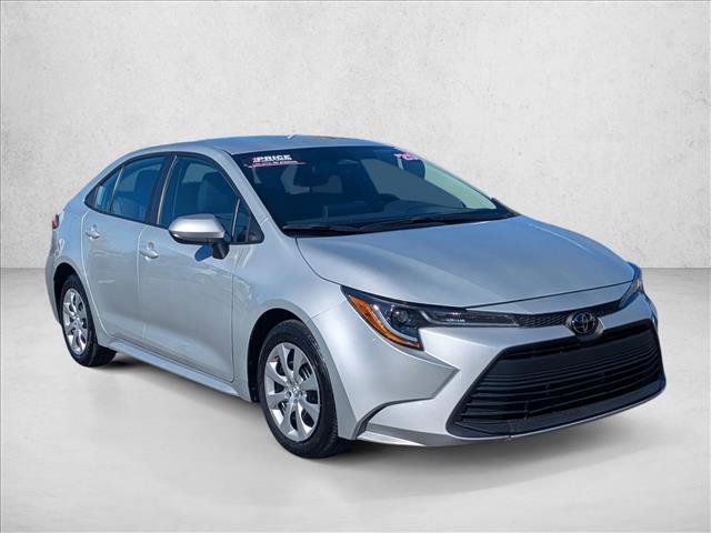 Used 2025 Toyota Corolla LE image 3