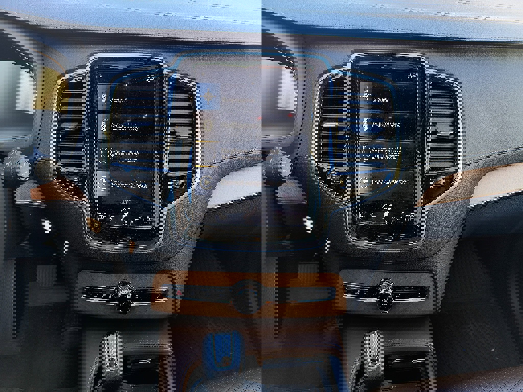 Used 2020 Volvo XC90 T6 Inscription w/ Protection Package image 41