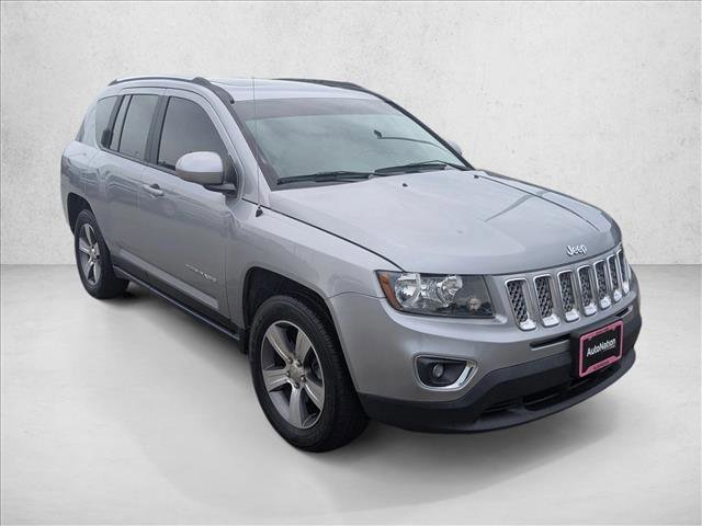 Used 2017 Jeep Compass High Altitude FWD image 3