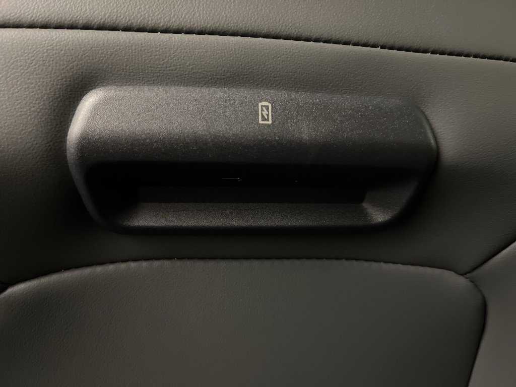 New 2025 Ford Expedition Active image 34