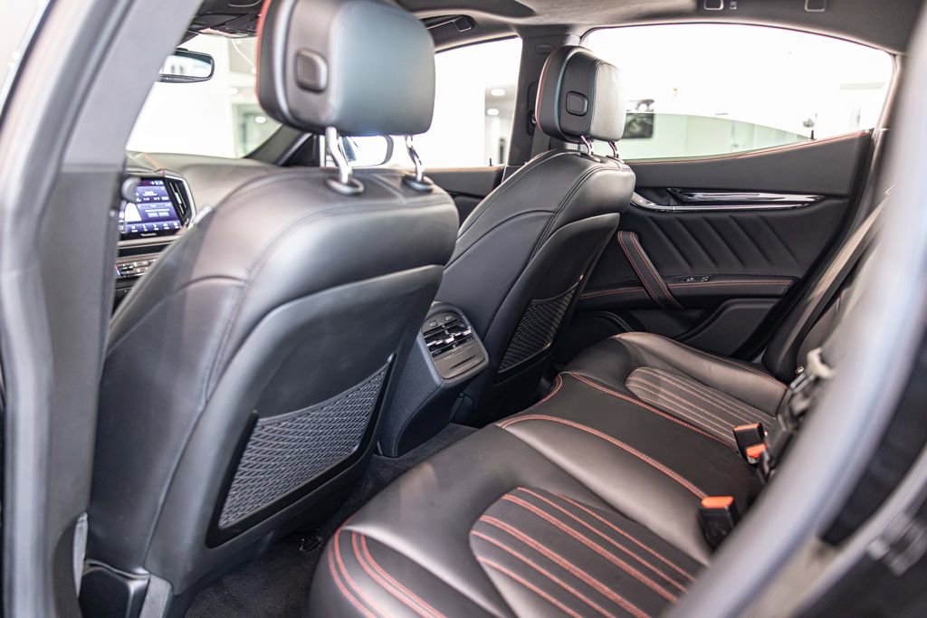 Used 2021 Maserati Ghibli RWD image 36