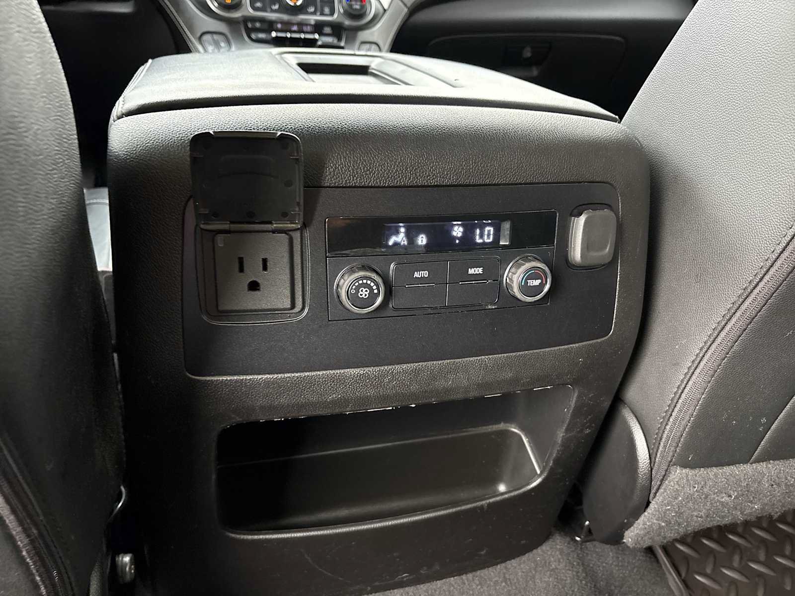 Used 2019 Chevrolet Suburban LT AWD/4WD image 20