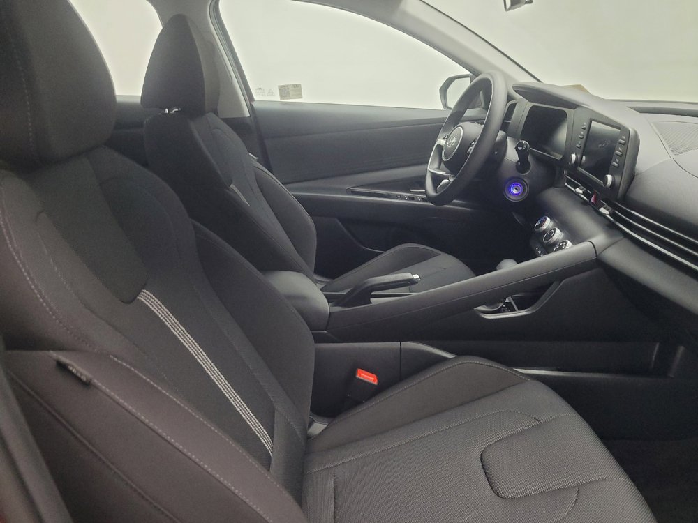 Used 2024 Hyundai Elantra SE FWD image 21
