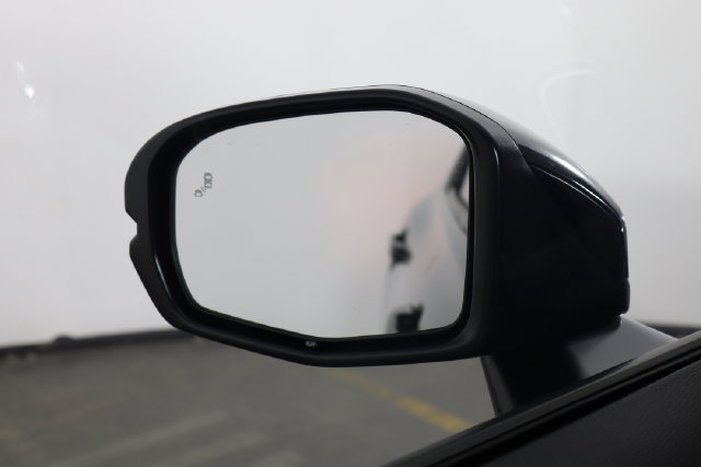 Used 2025 Honda HR-V Sport image 32