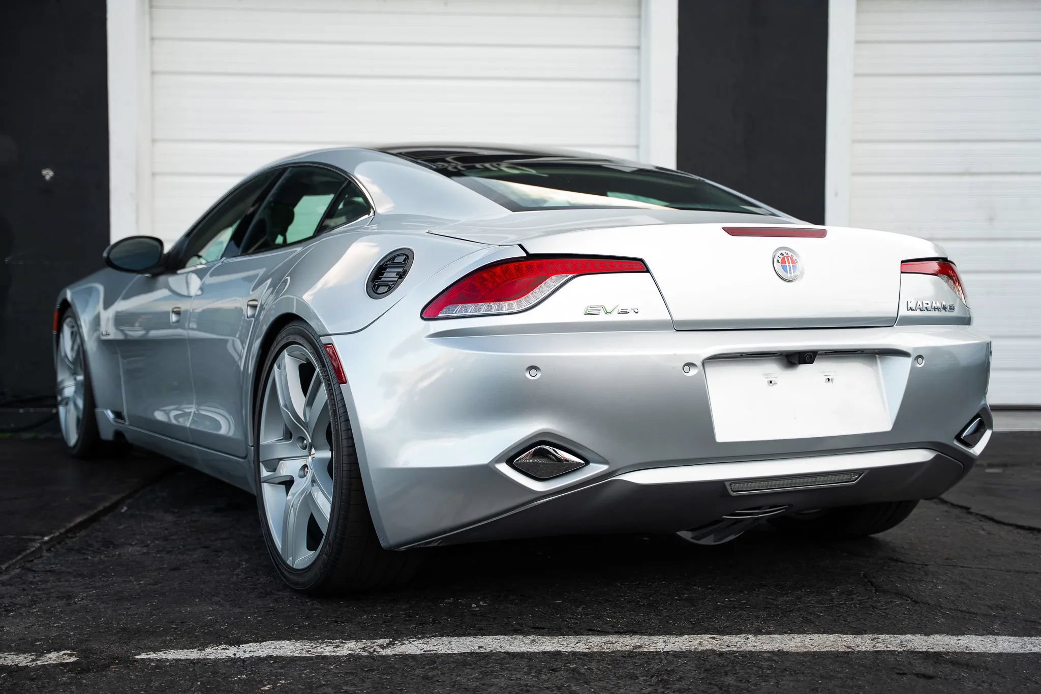 Used 2012 Fisker Karma EcoChic RWD image 4