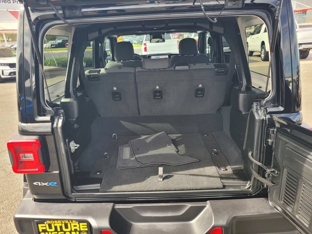 Used 2024 Jeep Wrangler Unlimited Sahara AWD/4WD image 11