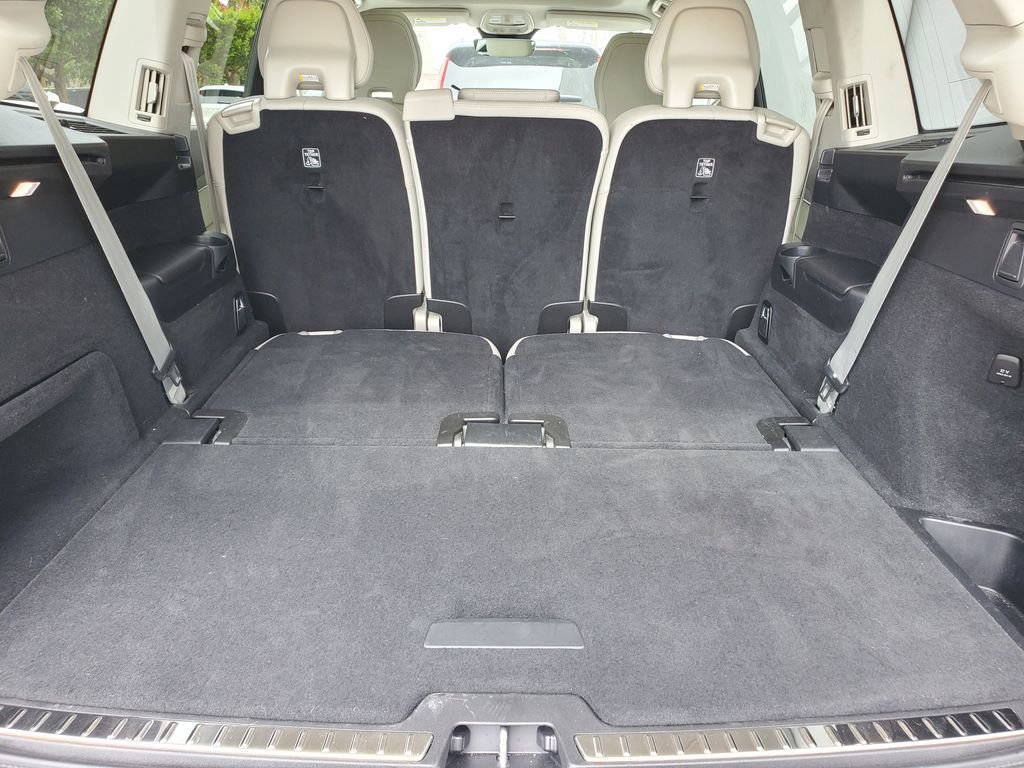 Used 2024 Volvo XC90 B6 Plus image 8