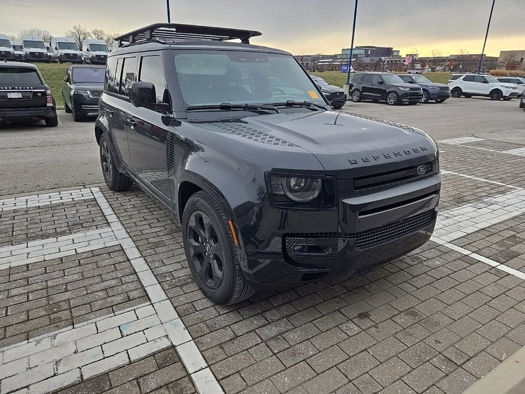 Used 2024 Land Rover Defender 110 X-Dynamic SE image 3