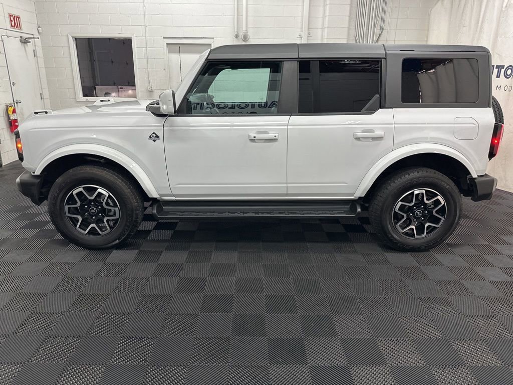 Used 2025 Ford Bronco Outer Banks AWD/4WD image 6
