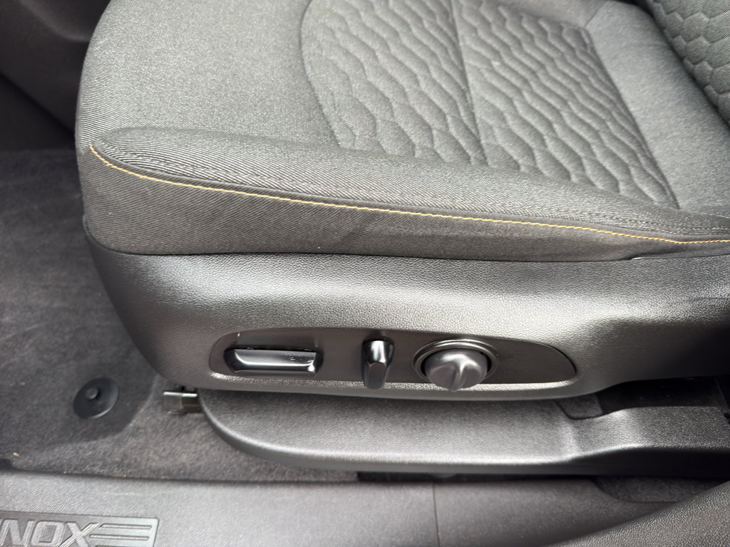 Used 2020 Chevrolet Equinox LT FWD image 15