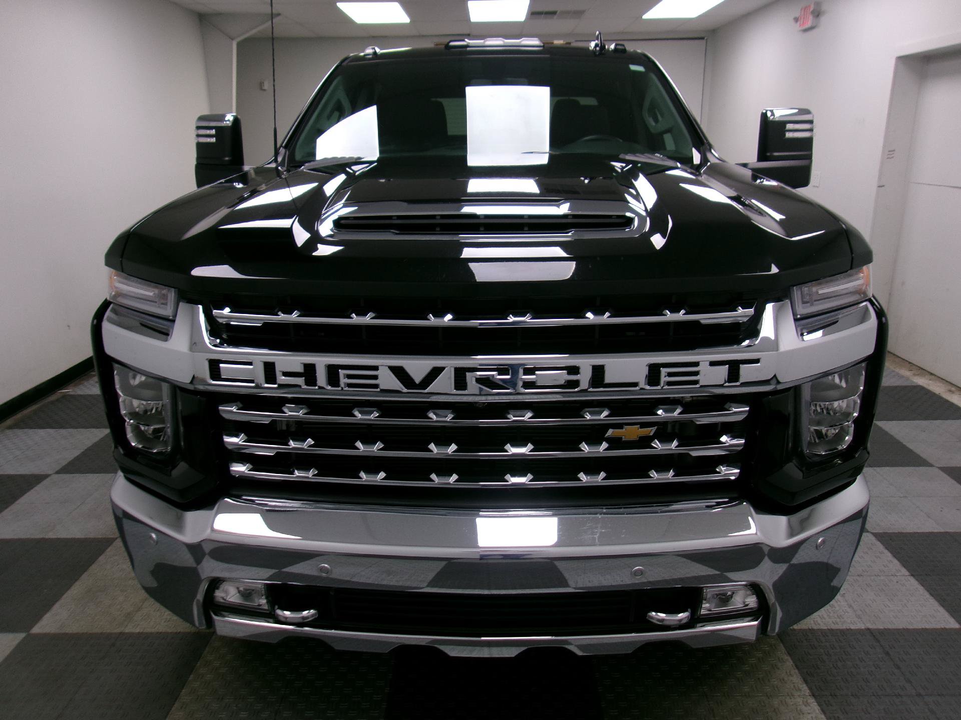 Used 2023 Chevrolet Silverado 3500 LTZ w/ LTZ Plus Package AWD/4WD image 17
