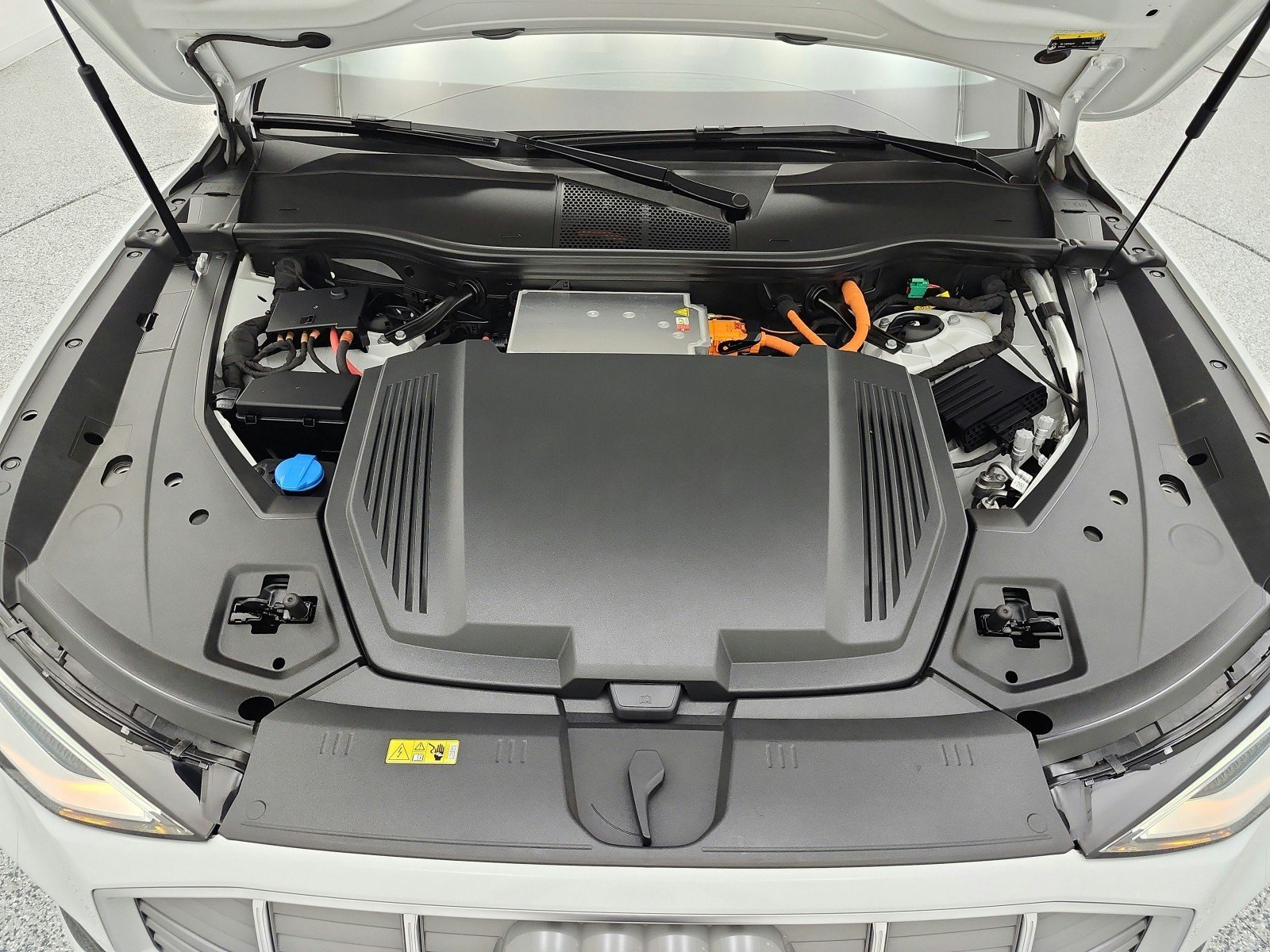 Used 2022 Audi e-tron Premium AWD/4WD image 17
