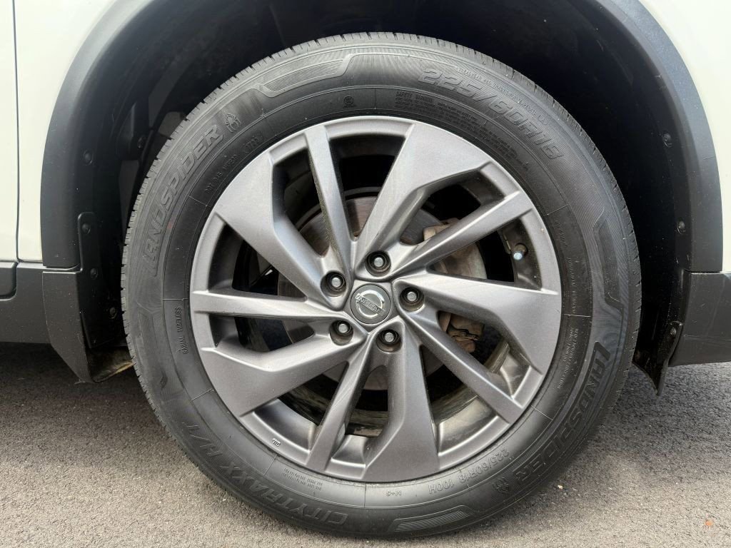Used 2016 Nissan Rogue SL AWD/4WD image 3