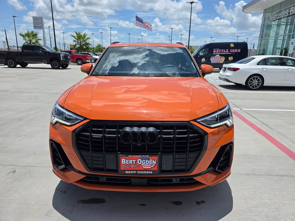 Used 2024 Audi Q3 2.0T Premium Plus w/ Premium Plus Package AWD/4WD image 2