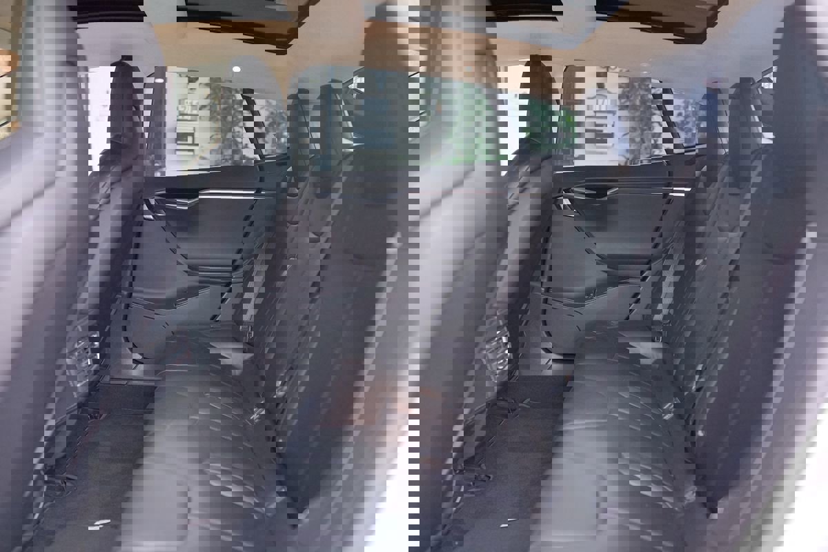 Used 2016 Tesla Model S P90D image 34