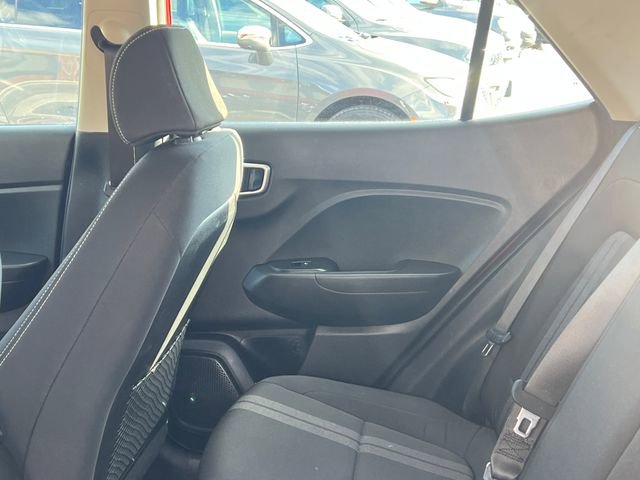 Used 2023 Hyundai Venue SEL image 25